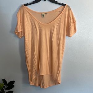 14th & Union Women’s T-Shirt Small Peach